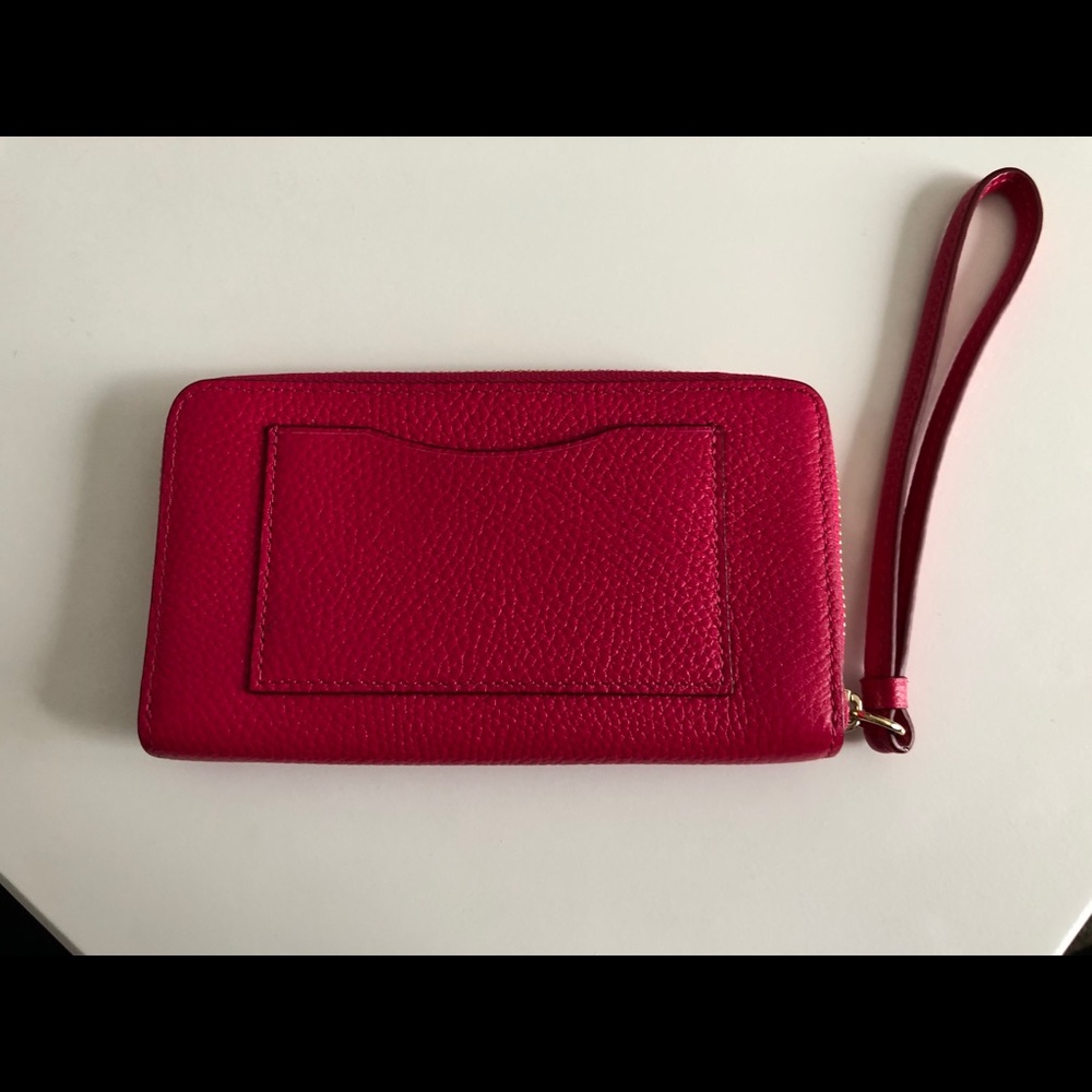 Coach pink leather wallet- excellent condition! - Picture 2 of 3